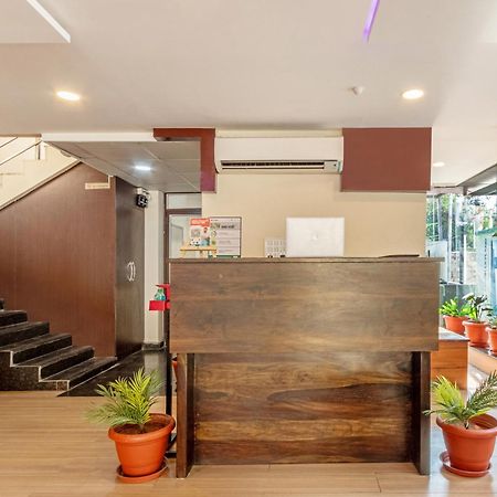 Treebo Purple Square Hotell Hyderabad Exteriör bild