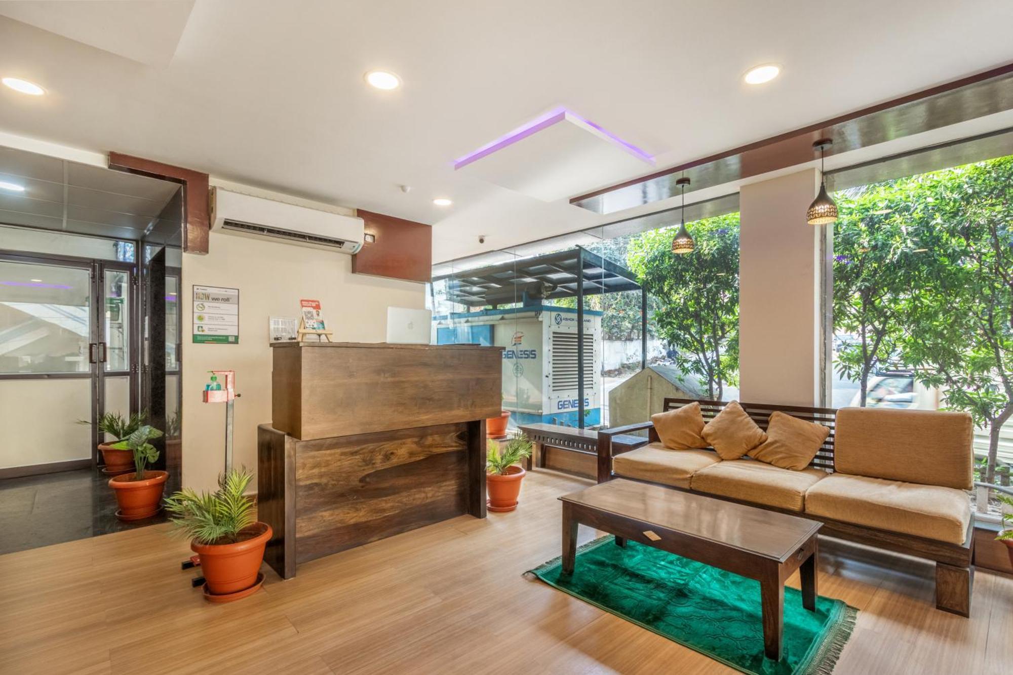 Treebo Purple Square Hotell Hyderabad Exteriör bild
